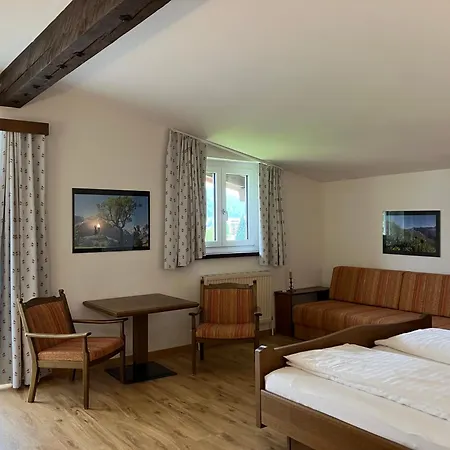 Frenes * سيفيلد ان تيرول