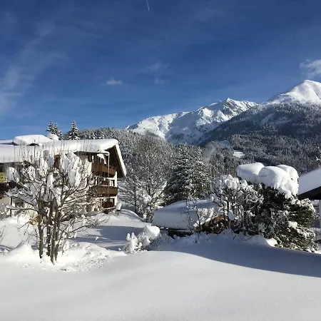 Landhaus Frenes Daire Seefeld in Tirol